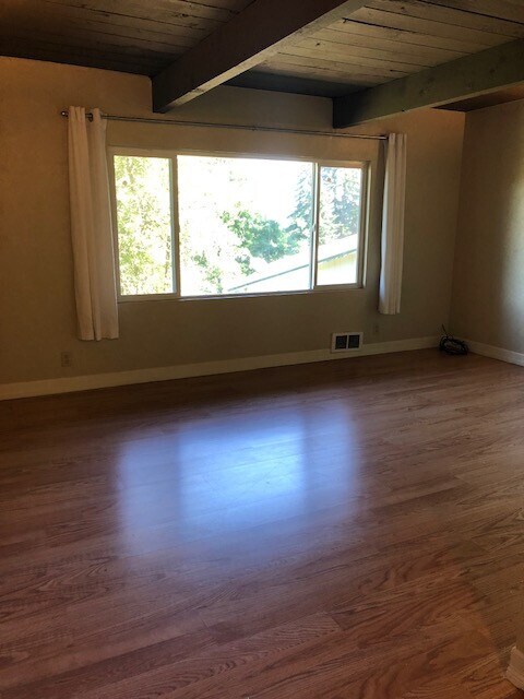 Foto del edificio - 3494-3498 Onyx Pl