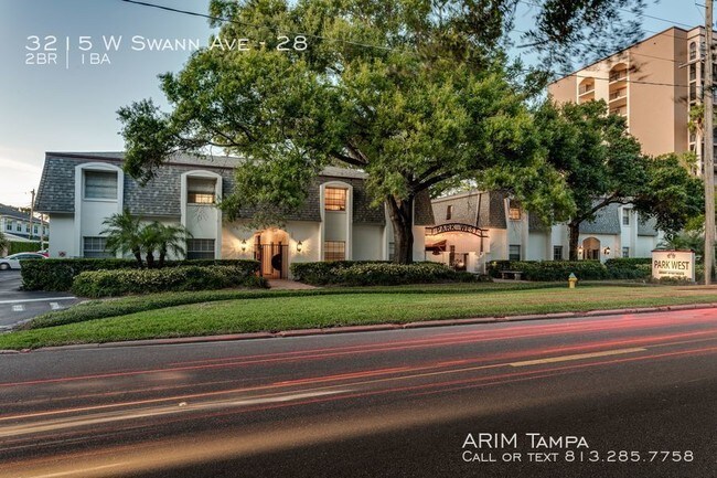 Building Photo - Freshly Renovated - 2 Bedroom Apartment