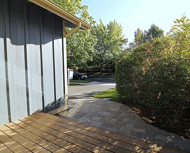 Building Photo - Charming 3-Bedroom Home in NE Bend – Close...