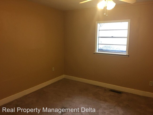 Building Photo - 3 br, 1 bath House - 1000 W Vine St