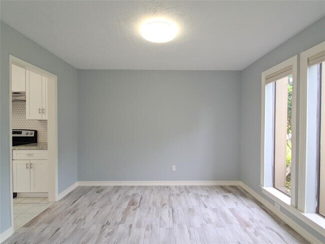 Building Photo - 10119 Sagegate Dr