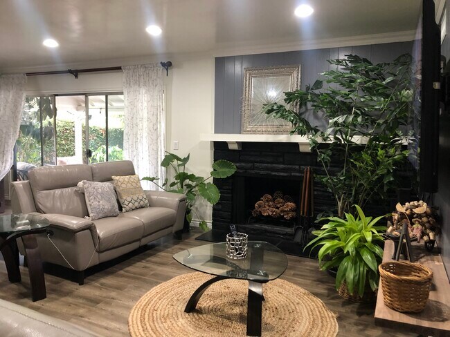 Foto del edificio - 9333 Swinton Ave