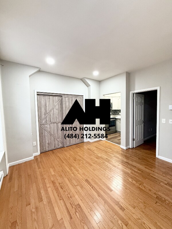 Foto del edificio - 104 N 10th St