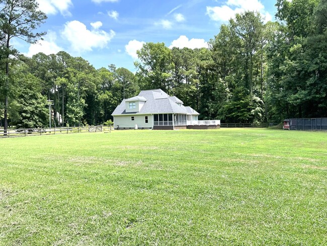 Building Photo - Brick 2 story in Chesapeake