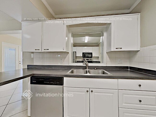 Foto del edificio - 1711 Ironwood Ct E