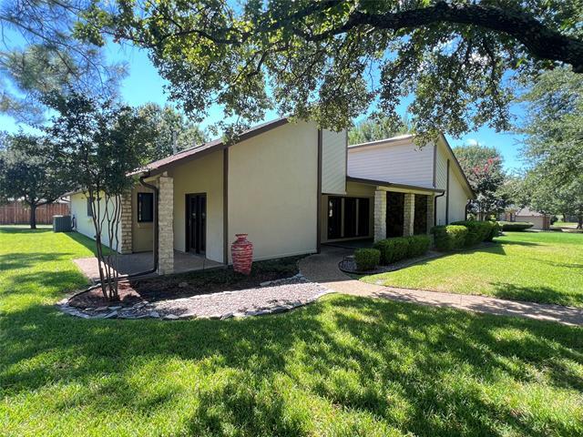Foto principal - 1720 Plummer Dr