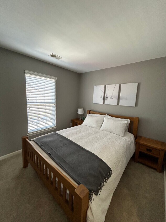 Foto del edificio - 212 Stone Springs Lane