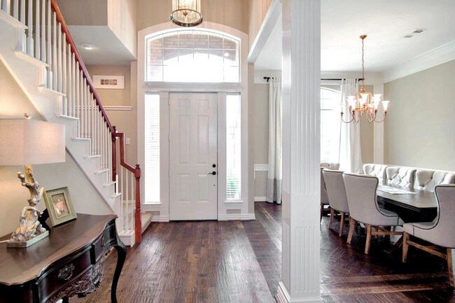 Foto del edificio - 3114 Woodland Heights Cir