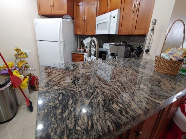 Foto del edificio - 690 W Park Dr