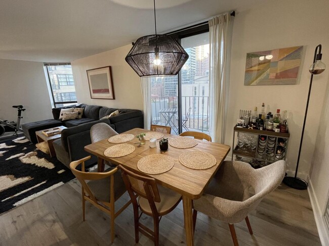 Building Photo - 70 W Huron St