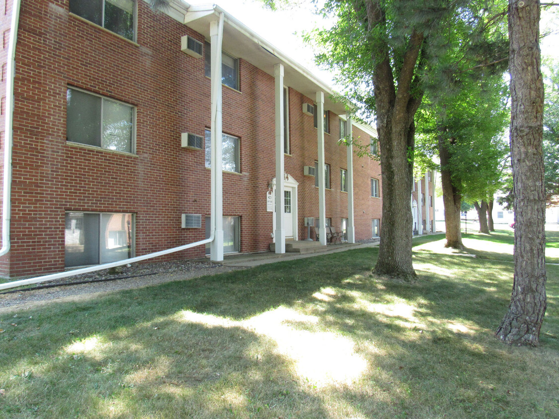 417-423 Fachada del hotel - 423 27th St NE