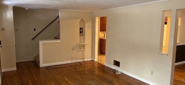 Foto del edificio - Very Nice 3 Bedroom/1.5 Bath in Brentwood!