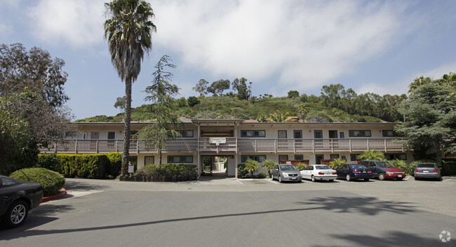 Building Photo - Country Club Apartments