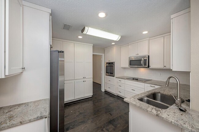 Foto del edificio - Upscale West Plano home with great outdoor entertaining