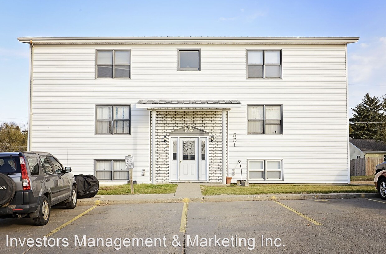 Primary Photo - 601 Maple St