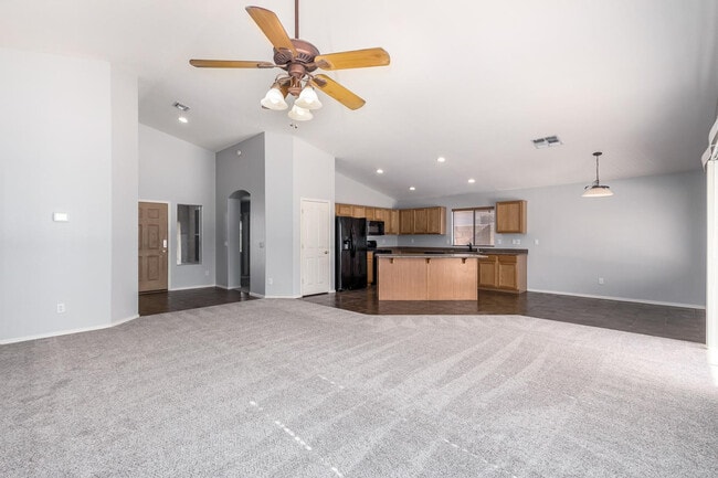 Foto del edificio - 10315 E Jan Ave