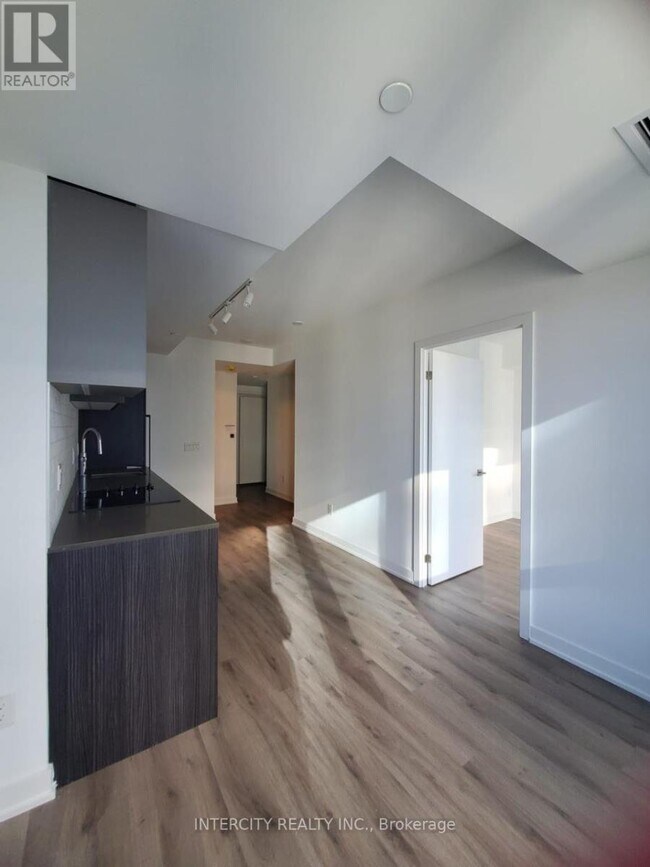 Photo du bâtiment - 252 Church St