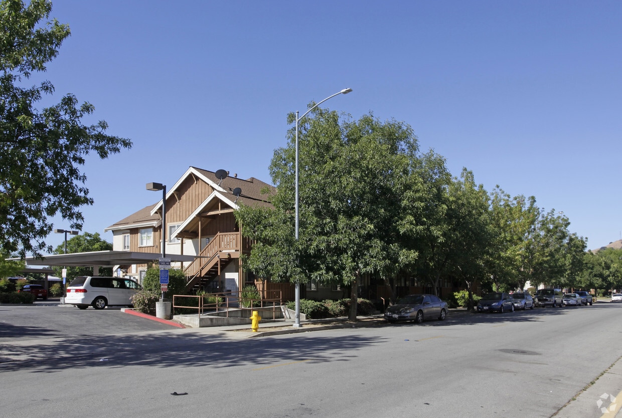 Villa Ciolino Apartments Apartments in Hill, CA