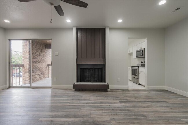 Foto del edificio - 5132 Amesbury Dr