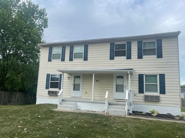 Building Photo - 933 Dawn Ct