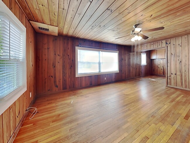 Foto del edificio - 1740 N Shore Terrace