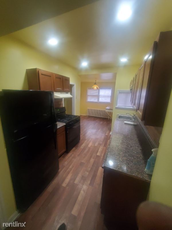 Foto del edificio - 3 br, 1 bath Townhome - 408 N Clayton St