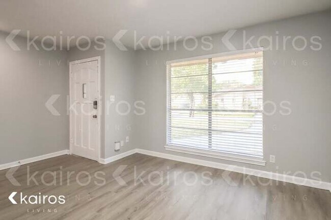 Foto del edificio - 7214 Cardinal Cir