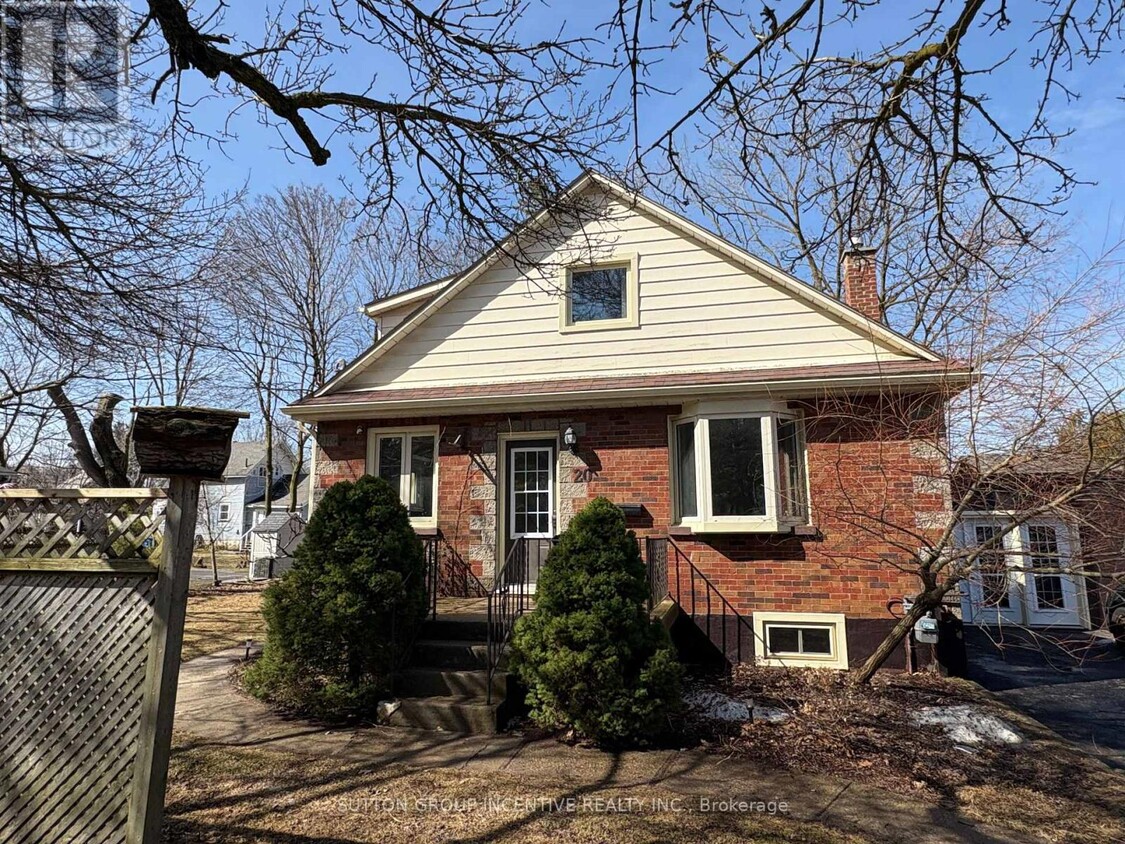 Primary Photo - 20 Bayview Dr