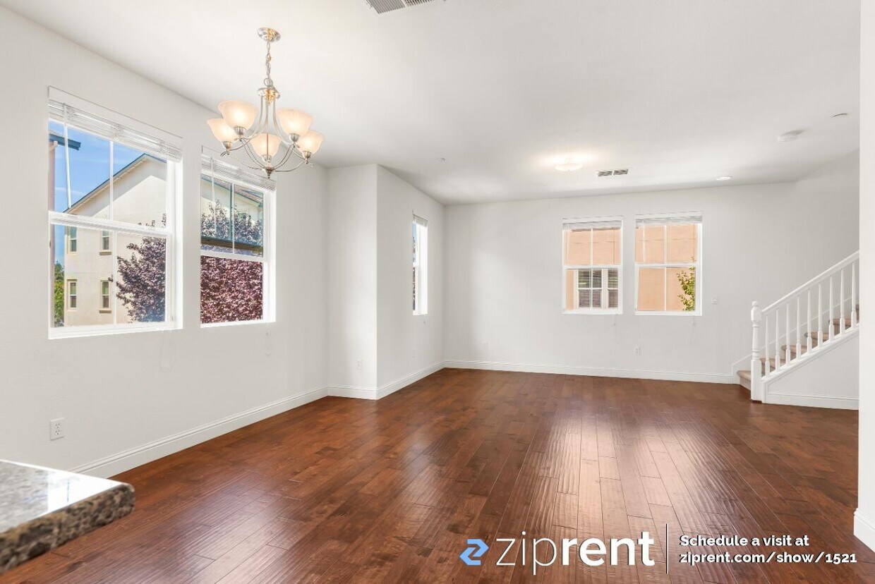Foto principal - 670 Macabee Way