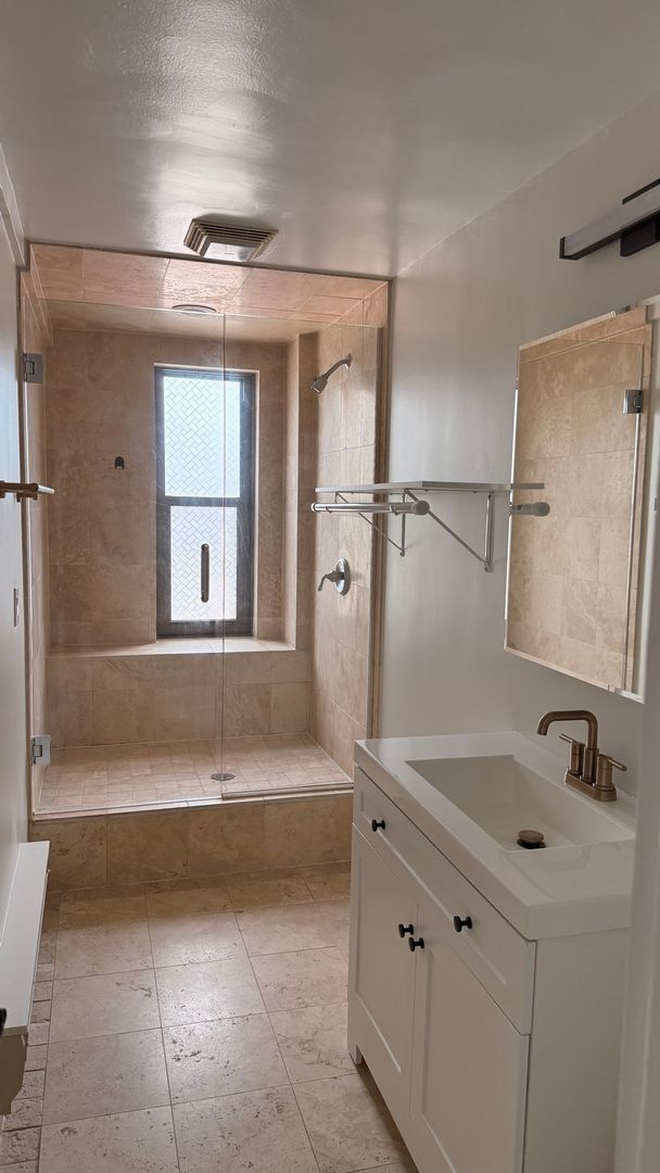 Interior Photo - The Archer