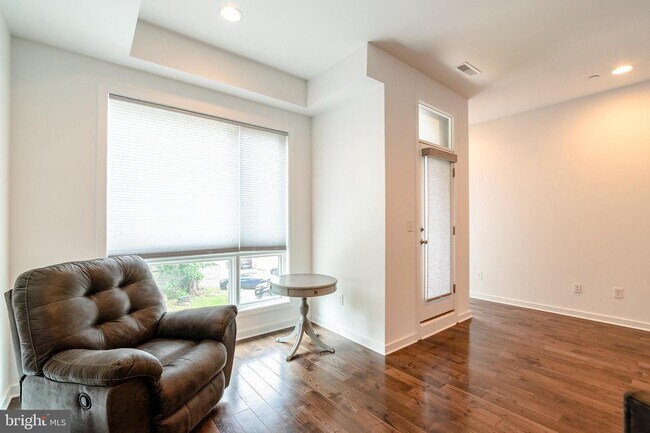 Foto del edificio - 1213 Pennock St