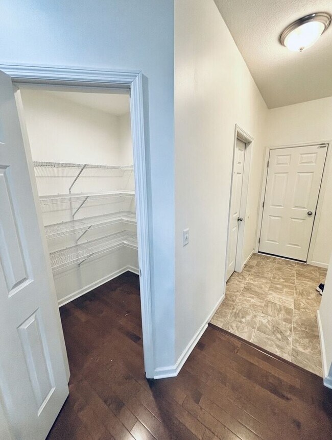 Foto del edificio - Beautiful 4 Bedroom Single Family Home in Prime Shakopee Neighborhood