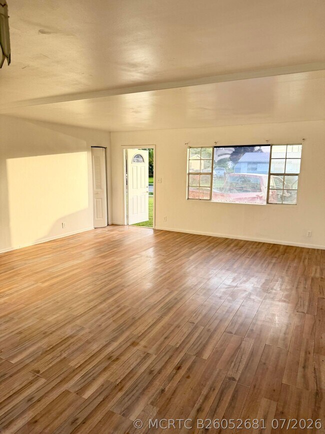 Foto del edificio - 265 SW 11th Ave