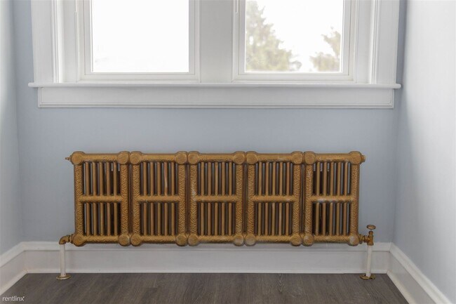 Foto del edificio - 1 br, 1 bath Triplex - 40 East 1st Avenue ...