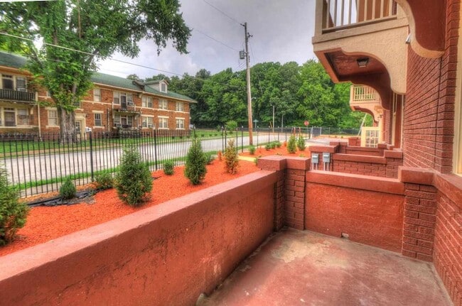 Photo - 528 E Parkway N Unit 9 Apartment