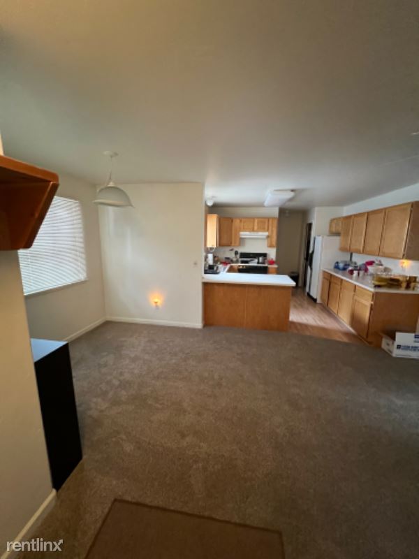 Building Photo - 1 br, 1.5 bath Townhome - 832 Donegan Rd