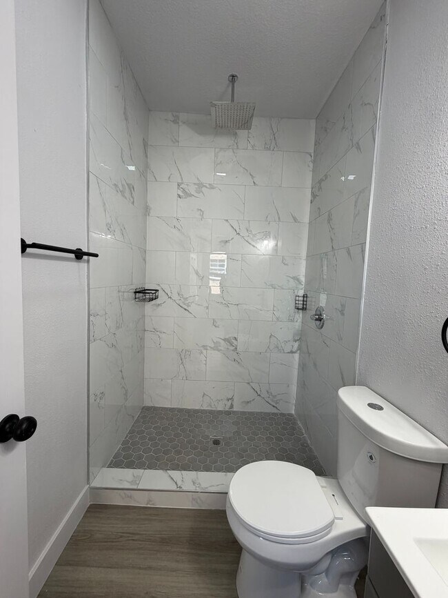 Foto del edificio - 1044 W 42nd Pl