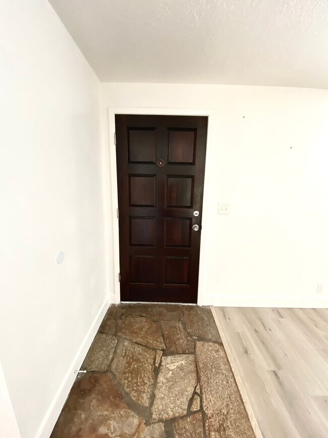 Foto del edificio - 3 bedroom 2 Bath 2 Car Garage Single Level Home near Micron and BSU
