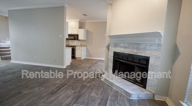 Building Photo - 4132 Cole Ave