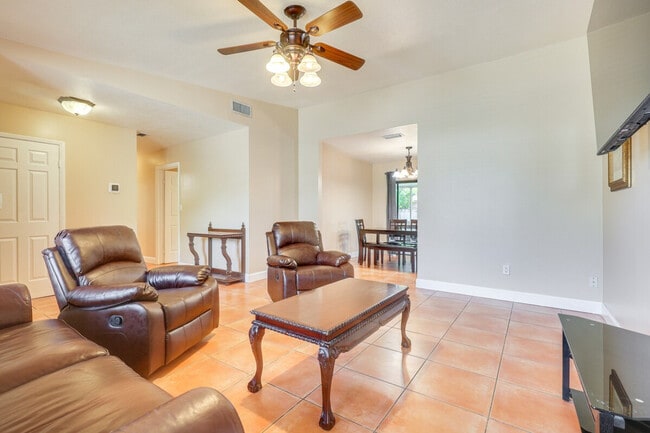 Foto del edificio - 10934 SW 158th Terrace