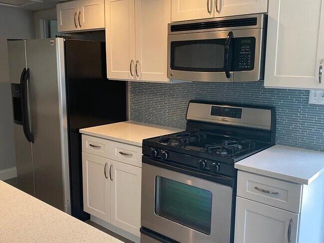 Building Photo - 2210 Lanier Dr