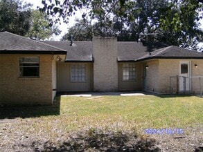 Building Photo - 5850 Paisley St