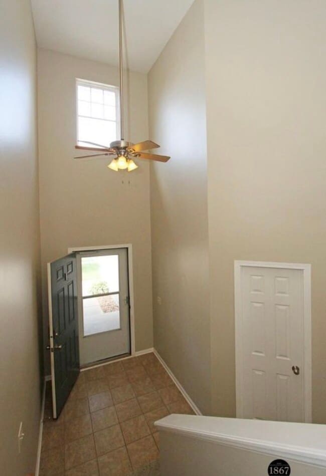 Building Photo - 6028 Glenbrook Ln