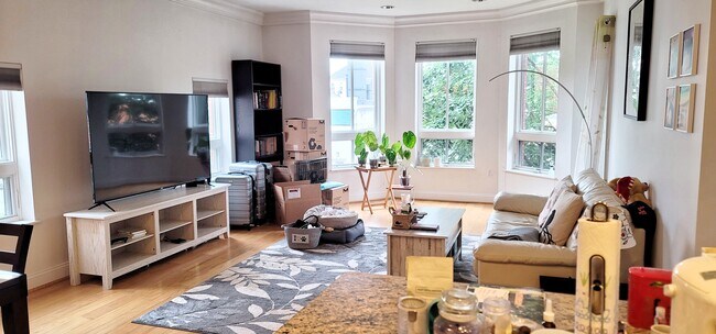 Foto del edificio - 629 Hammond St