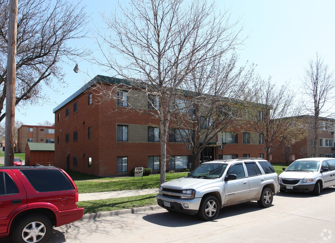 Building Photo - Ulysses Manor