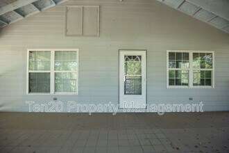 Building Photo - 5125 13th Ave