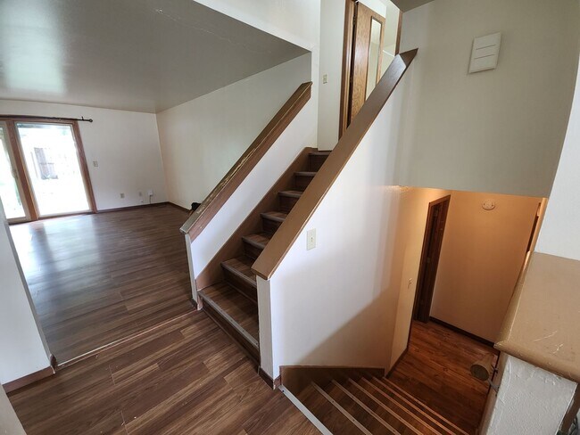 Foto del edificio - 1104-1104 E Northwood Dr