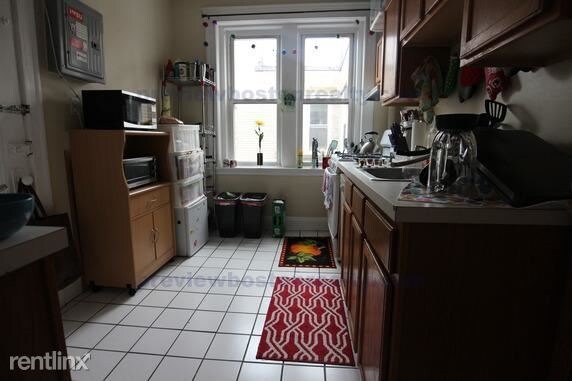 Primary Photo - 321 Summit Ave