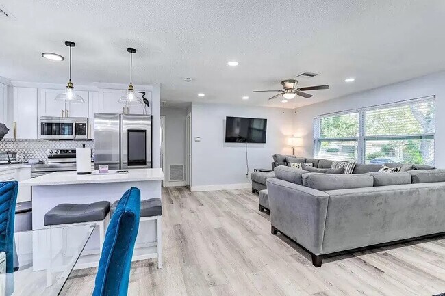 Foto del edificio - 1806 Vancouver Dr