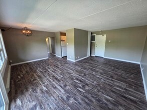 Building Photo - 411 Ellerdale St